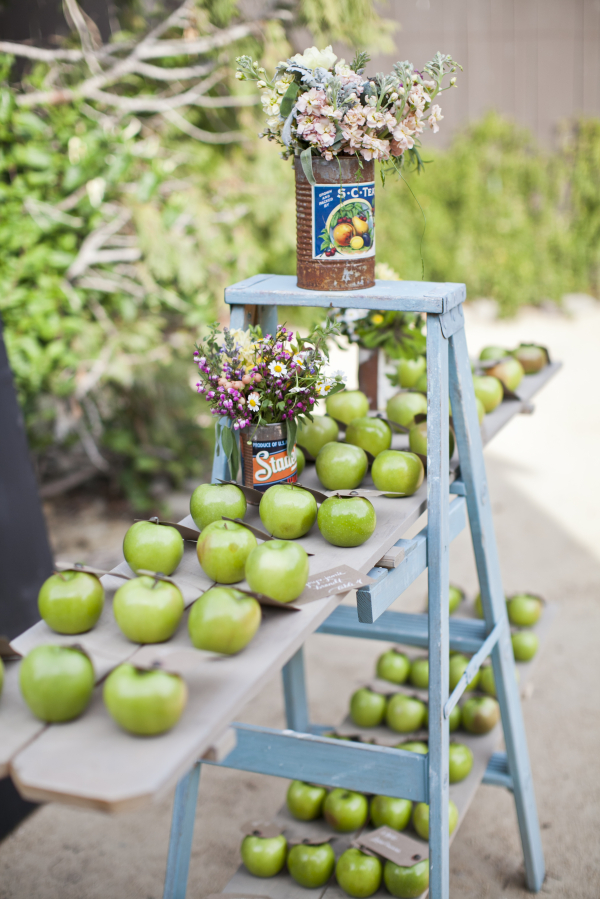 Wedding Escort Tags in Apples- Photo by Leah Lee Photography